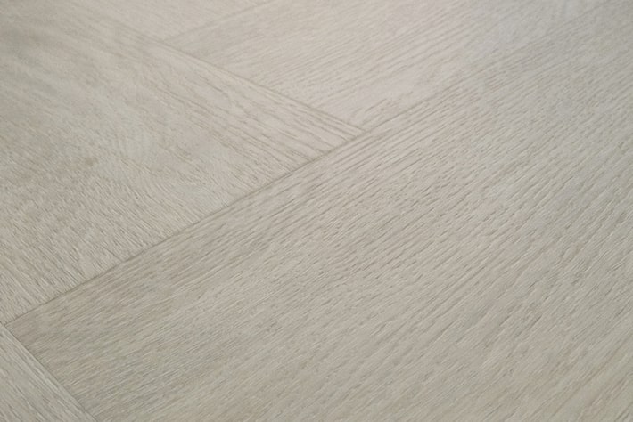 WHITE-SMOKE-OAK-(HB.02)-rakurs-min